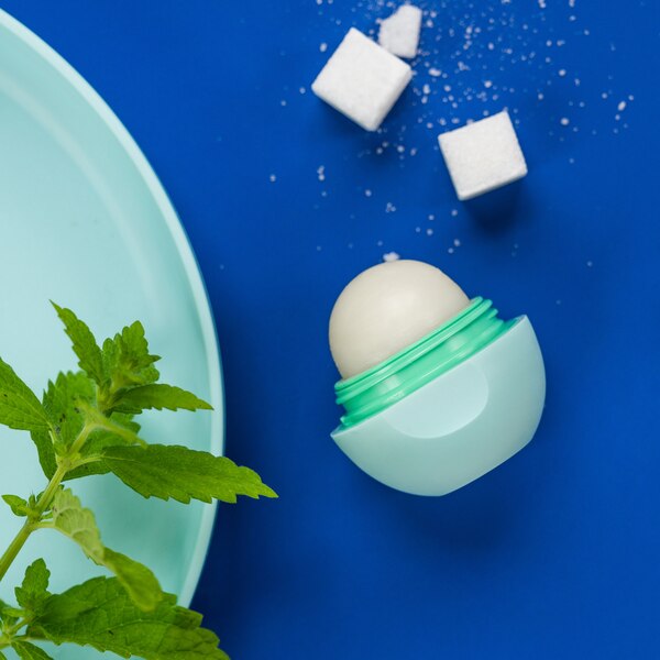 eos 100% Natural & Organic Lip Balm Sphere - Sweet Mint, 0.25 OZ