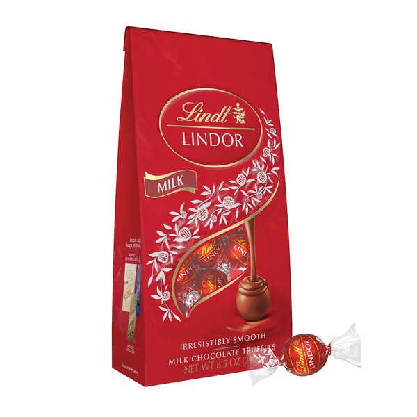 Lindt, Lindor Milk Chocolate Truffles with Smooth, Melting Truffle Center, 8.5 oz