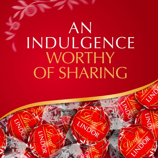 Lindt LINDOR Milk Chocolate Candy Truffles, Chocolates with Smooth, Melting Truffle Center, 1.3 oz., 3 Pack