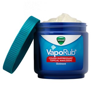 Para que sirve el vick vaporub en el pecho