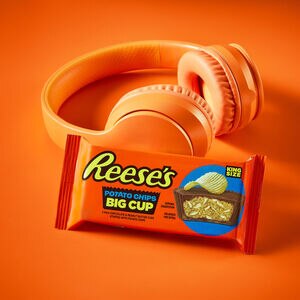 Reese's Peanut Butter Big Cup Stuffed with Potato Chips, King Size Bar