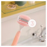 Gillette Venus Comfort Glide White Tea 3-Blade Razor Blade Refills, thumbnail image 2 of 11
