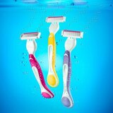 Gillette Venus Simply3 3-Blade Disposable Razors, thumbnail image 5 of 6