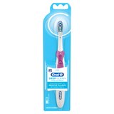 Oral-B Complete Battery Powered Toothbrush, Color May Vary, thumbnail image 2 of 9