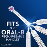 Oral-B 3D White Electric Toothbrush Replacement Brush Head, 3 Count, thumbnail image 4 of 9