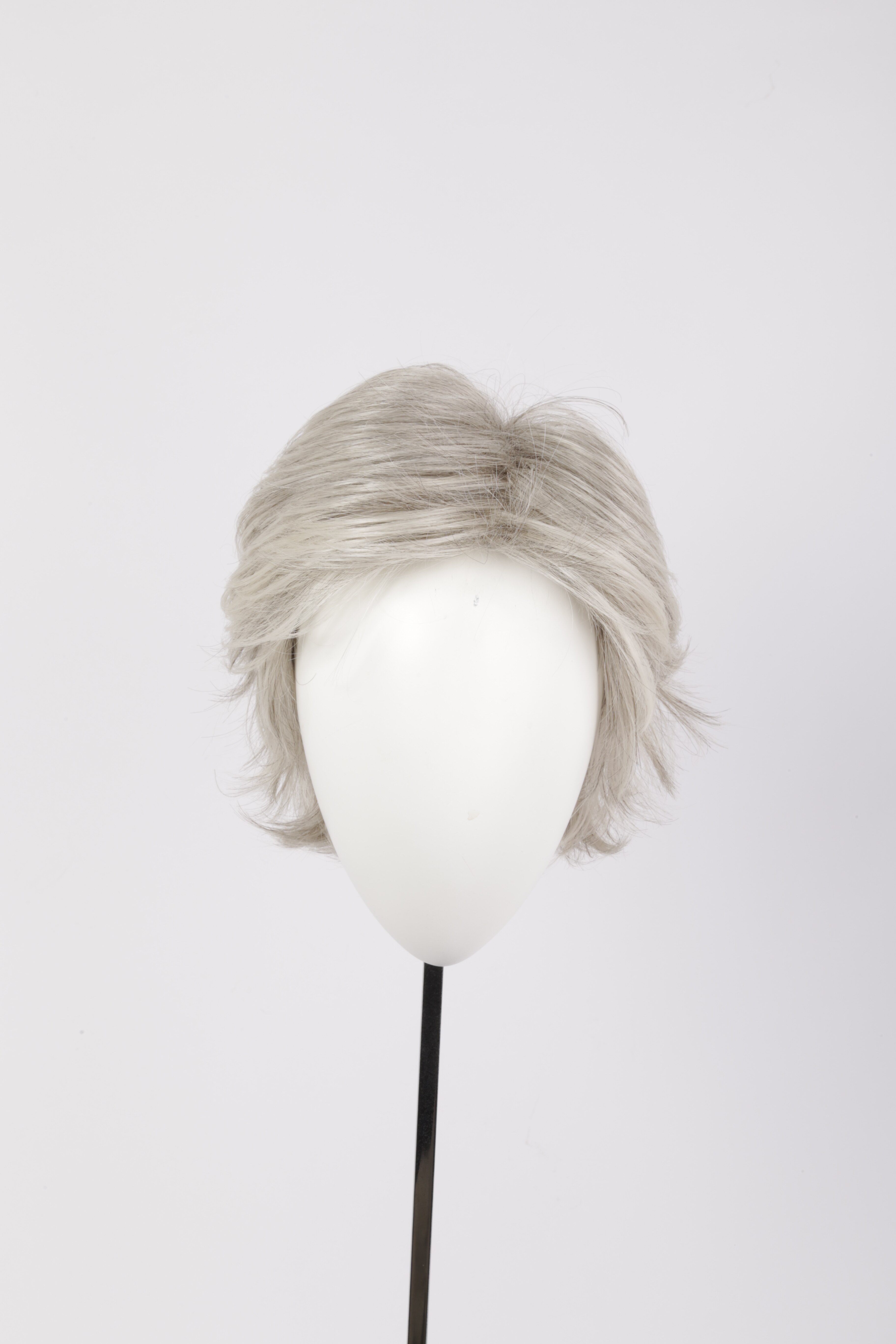 Hairdo Flirty Flip Wig R56/60 Silver , CVS