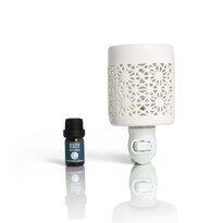 BLUZEN Sweet Dreams Plug-In Oil Warmer Set (5mL Sweet Dreams Oil Included)