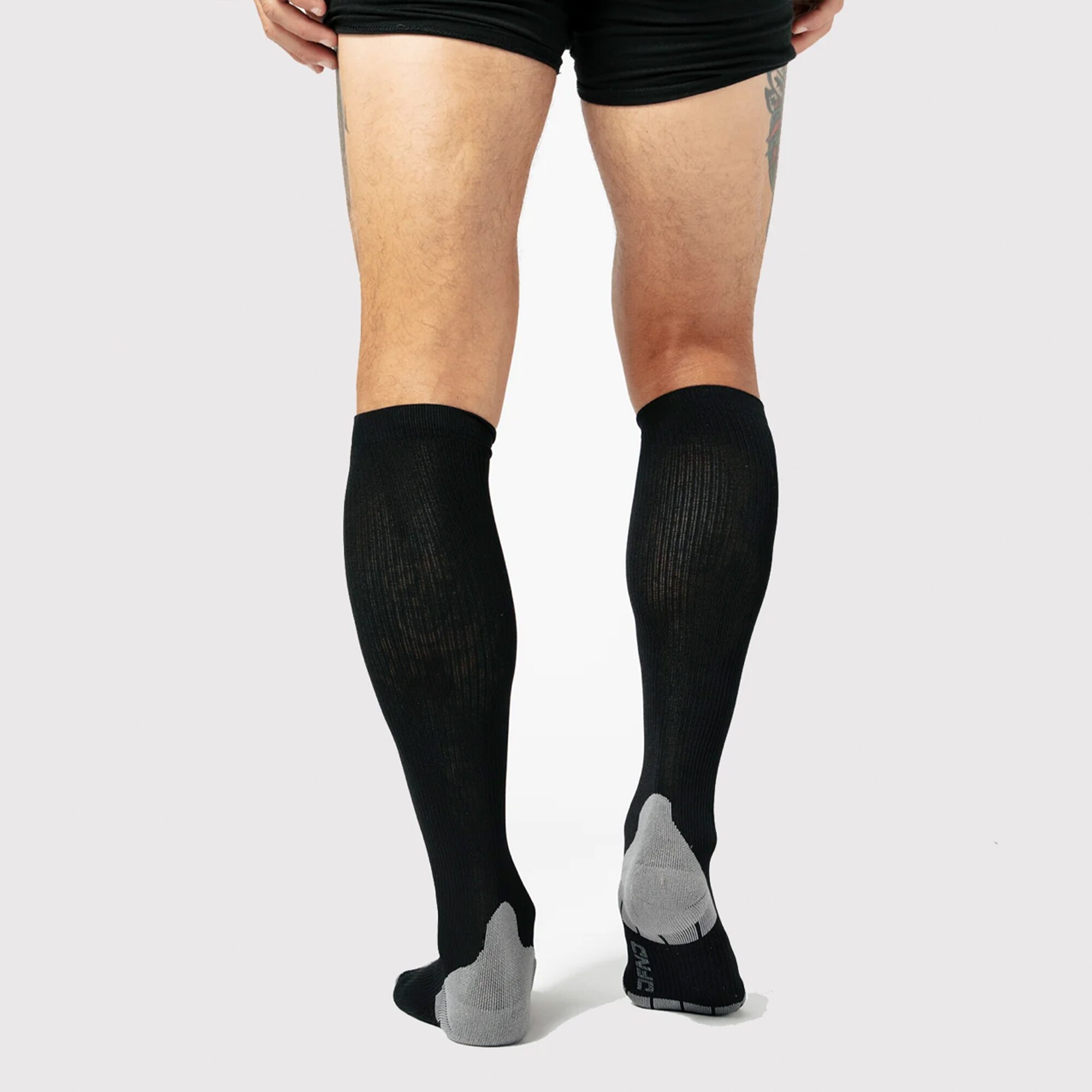 Sigvaris 232 Cotton Compression Knee High for Men 20-30mmHg – Compression  Stockings