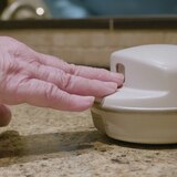 ClipDifferent Pro Automatic Fingernail Clipper, thumbnail image 4 of 10